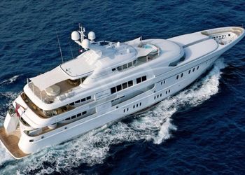 CAPRINHA SUPER YACHT