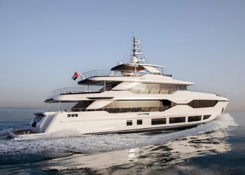 CAPRINHA SUPER YACHT