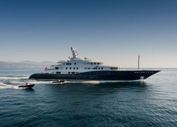 MOTOR YACHT B2